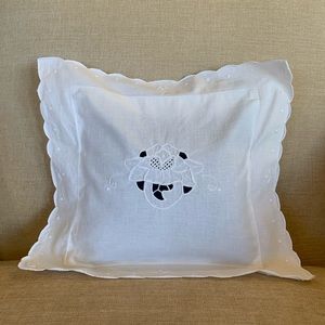Small Decorative Scalloped Linen Pillowcase